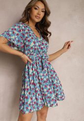 Niebieska Kopertowa Sukienka Wiązana Paskiem i Wykończona Gumką Faroena. Niebieskie sukienki damskie Renee, na imprezę, l, bez wzorów, eleganckie, bez kołnierzyka, bez ramiączek, mini, kopertowe. Za 44.99 zł.