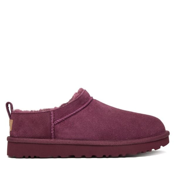 Śniegowce Ugg. Czerwone śniegowce damskie UGG, bez zapięcia. Za 679.99 zł.