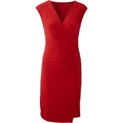 Sukienka z dżerseju bonprix ciemnoczerwony. Czerwone sukienki damskie bonprix, bez wzorów, z dżerseju, bez kołnierzyka, bez ramiączek, kopertowe. Za 71.99 zł.