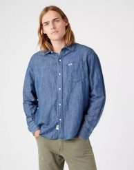 WRANGLER LS 1 PKT SHIRT MĘSKA KOSZULA JEANSOWA JEANS LIGHT INDIGO W5D6BNX4E 112146112. Niebieskie koszule męskie Wrangler, l, bez wzorów, z jeansu, bez kołnierzyka, bez ramiączek. Za 169.99 zł.