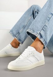 Białe Sneakersy Typu Tenisówki z Ozdobnymi Paskami Amodelle. Białe trampki i tenisówki damskie Born2be, bez wzorów, z jeansu, bez zapięcia. Za 84.99 zł.