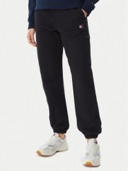 Tommy Jeans Spodnie dresowe DW0DW22780 Czarny Regular Fit. Czarne spodnie dresowe damskie Tommy Jeans, bez wzorów, z bawełny. Za 329.99 zł.