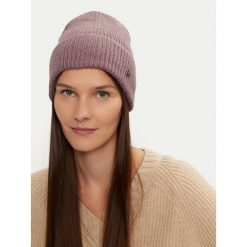 Czapka Calvin Klein. Fioletowe czapki damskie Calvin Klein, na zimę, bez wzorów. Za 239.99 zł.