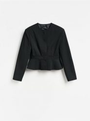 Krótka marynarka - czarny. Czarne marynarki i żakiety damskie Reserved, bez wzorów, z tkaniny, bez kołnierzyka, bez ramiączek. Za 249.99 zł.