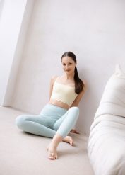 Damskie legginsy do jogi Moonholi Vibes z długimi nogawkami. Niebieskie legginsy damskie MOONHOLI, bez wzorów, z materiału. Za 359.00 zł.