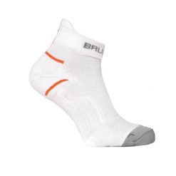 Skarpety do biegania męskie Brubeck Running Light. Białe skarpety męskie Brubeck, bez wzorów, z bawełny. Za 34.99 zł.
