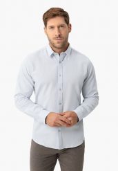 Jasnoniebieska koszula, Regular Fit, K-DAVON. Niebieskie koszule męskie Volcano, l, bez wzorów, z bawełny, klasyczne, bez kołnierzyka, bez ramiączek. Za 159.99 zł.