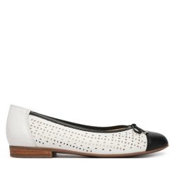 Baleriny Ara. Białe balerinki damskie Ara, bez wzorów, bez obcasa, bez zapięcia. Za 529.99 zł.