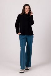 Prosta Bluza z Wysokim Kołnierzem - Czarna. Czarne bluzy damskie MOE, l, bez wzorów, z bawełny, bez ramiączek, bez kaptura. Za 254.90 zł.