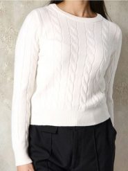 Strukturalny sweter - kremowy. Białe swetry nierozpinane damskie Sinsay, l, bez wzorów, bez kołnierzyka, bez ramiączek. Za 59.99 zł.