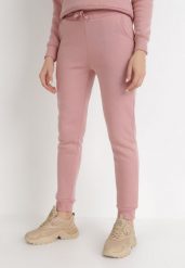 Różowe Spodnie Dresowe Celaphine. Czerwone spodnie dresowe damskie Born2be, bez wzorów, z dresówki, trekkingowe. Za 49.99 zł.