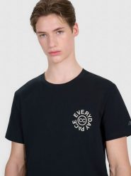 4F T-shirt regular z nadrukiem męski - czarny XXL. Czarne t-shirty męskie 4F, m, bez wzorów, z bawełny, bez kołnierzyka, bez ramiączek. Za 59.99 zł.