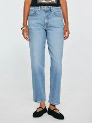 Jeansy damskie niebieskie betty 271. Niebieskie jeansy damskie BIG STAR, bez wzorów, z jeansu, vintage, z podwyższonym stanem. Za 299.99 zł.