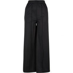 Spodnie Dresowe Damskie Pintuck. Czarne spodnie dresowe damskie Urban Classics, bez wzorów, z dresówki, sportowe, długie. Za 137.99 zł.