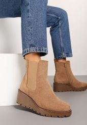Brązowe Botki na Koturnie w Stylu Sztybletów Berilaine. Brązowe botki damskie Born2be, bez wzorów, z jeansu, eleganckie, bez obcasa, na koturnie, bez zapięcia. Za 139.99 zł.