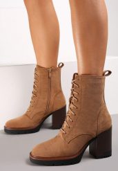 Brązowe Botki Edme. Brązowe botki damskie Renee, bez wzorów, eleganckie, bez obcasa, na obcasie, bez zapięcia. Za 149.99 zł.