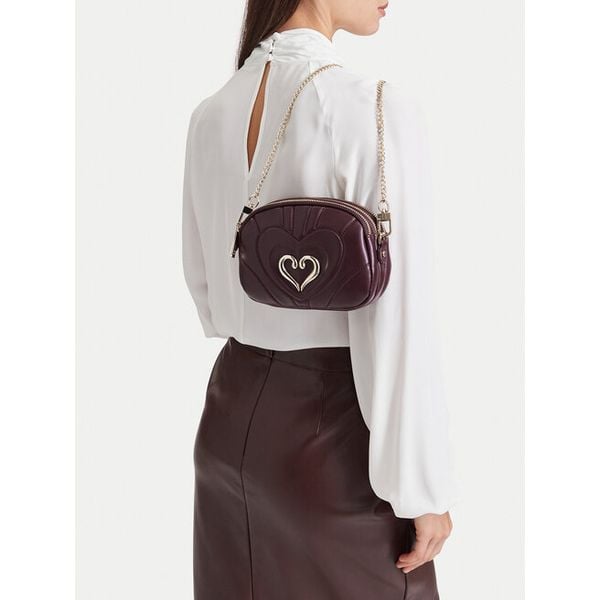 Torebka Eva Minge. Czerwone torebki do ręki damskie Eva Minge, bez wzorów, bez dodatków. Za 183.99 zł.