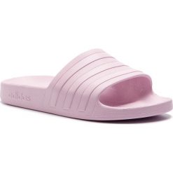 Klapki adidas - adilette Aqua F35547 Aerpnk/Aerpnk/Aerpnk. Czerwone klapki damskie Adidas, bez wzorów, z materiału, sportowe, bez obcasa, bez zapięcia. W wyprzedaży za 69.00 zł.