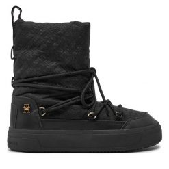 Śniegowce Tommy Hilfiger. Czarne śniegowce damskie Tommy Hilfiger, bez zapięcia. Za 499.99 zł.
