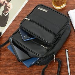 Czarna męska torba skórzana przez ramię Beltimore G19. Czarne torby na laptopa damskie bez wzorów. Za 139.90 zł.