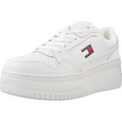 Buty TOMMY JEANS TJW RETRO BASKET FLATFOR Biały. Białe obuwie trekkingowe damskie Tommy Hilfiger, z jeansu, bez zapięcia. Za 488.41 zł.