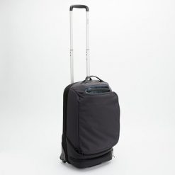 Walizka sportowa Kipsta Urban 30 L. Czarne walizki damskie KIPSTA, bez wzorów. Za 269.99 zł.