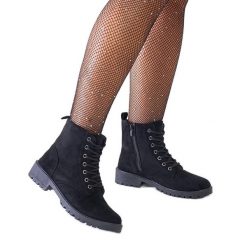 Czarne botki eko-zamszowe workery na platformie Barosa. Czarne botki damskie bez wzorów, z gumy, eleganckie, za kostkę, bez obcasa, na obcasie, bez zapięcia. Za 135.07 zł.