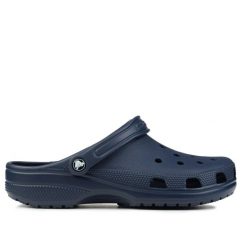 Klapki męskie Crocs CLASSIC. Niebieskie klapki męskie Crocs, bez wzorów, z materiału, bez zapięcia. Za 158.00 zł.