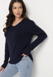 Granatowy Sweter o Prostym Kroju z Dekoltem w Serek Sinoriel. Niebieskie swetry nierozpinane damskie Born2be, m, z aplikacjami, z jeansu, bez kołnierzyka, bez ramiączek. Za 44.99 zł.