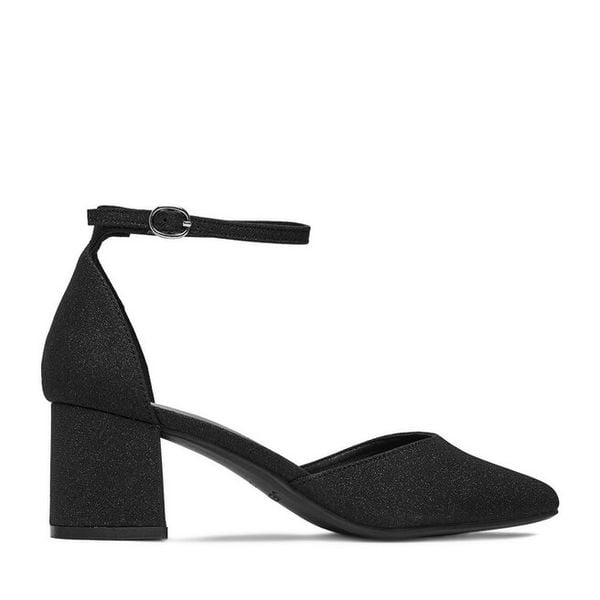 Czółenka JENNY. Czarne czółenka damskie Jenny, bez wzorów, bez obcasa, bez zapięcia. Za 129.99 zł.