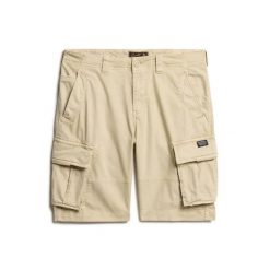 Spodenki cargo Superdry Core. Brązowe szorty męskie Superdry, bez wzorów, z bawełny, vintage. W wyprzedaży za 298.60 zł.