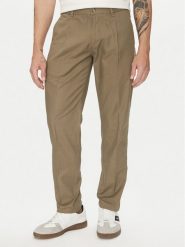 Marc O'Polo Chinosy 523 1340 10134 Zielony Tapered Fit. Zielone eleganckie spodnie męskie Marc O'Polo, bez wzorów, z bawełny. Za 389.99 zł.