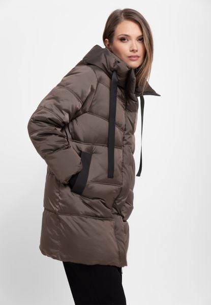 Pikowany płaszcz J-KALI. Brązowe płaszcze damskie Volcano, na zimę, m, bez wzorów, z materiału, eleganckie, bez kołnierzyka, bez kaptura. Za 379.99 zł.