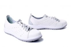 INBLU WG-51 0BS bianco-argent, półbuty damskie. Białe półbuty damskie Inblu, bez wzorów, bez obcasa, bez zapięcia. Za 119.90 zł.