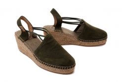 TONI PONS TREMP caqui khaki, sandały/espadryle damskie. Zielone sandały damskie TONI PONS, bez wzorów, bez obcasa, na koturnie, bez zapięcia. Za 209.93 zł.