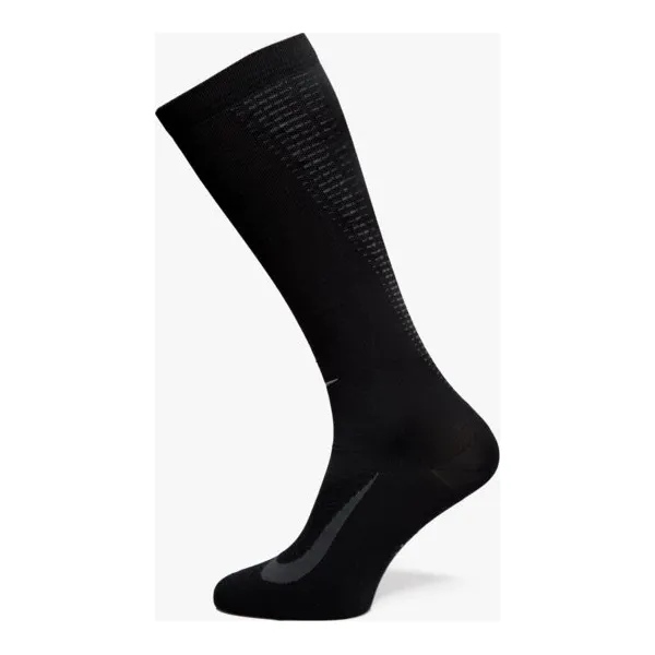 Nike Skarpety Elite Run Ltwt Otc , czarny, rozmiar S. Czarne skarpetki damskie Nike, bez wzorów, z materiału. W wyprzedaży za 99.99 zł.
