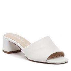 Klapki Tamaris. Białe klapki damskie Tamaris, bez wzorów, bez obcasa, bez zapięcia. Za 259.99 zł.