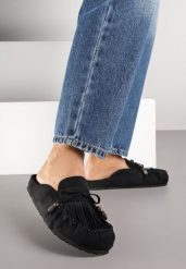 Czarne Klapki Ozdobione Kokardą i Frędzlami Felindrise. Czarne klapki damskie Renee, na lato, z aplikacjami, boho, bez obcasa, na płaskiej podeszwie, bez zapięcia. Za 89.99 zł.