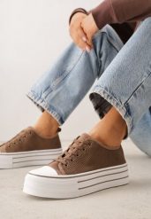 Brązowe Ażurowe Trampki na Platformie Irivana. Brązowe trampki i tenisówki damskie Renee, w ażurowe wzory, z jeansu, bez zapięcia. Za 74.99 zł.