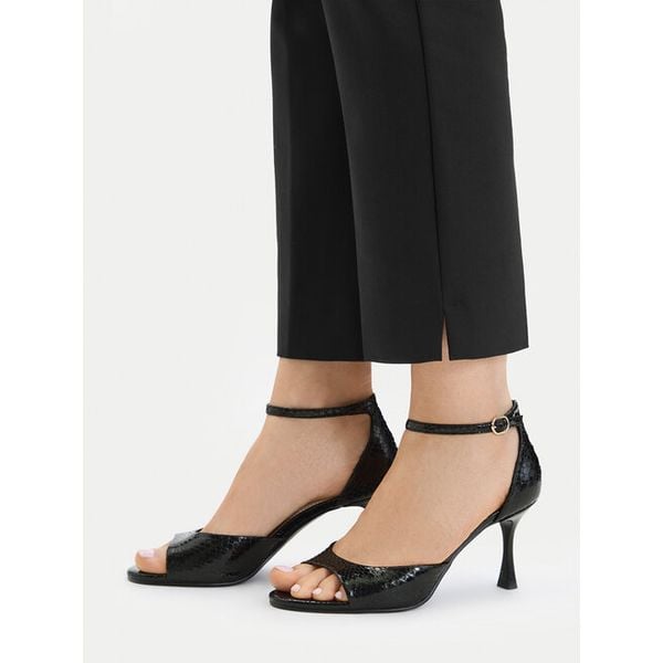 Szpilki JENNY. Czarne szpilki damskie Jenny, bez wzorów, bez obcasa, na szpilce, bez zapięcia. Za 119.99 zł.