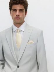 Marynarka slim fit z wełną - beżowy. Brązowe garnitury męskie Reserved, bez wzorów, z tkaniny. W wyprzedaży za 199.99 zł.