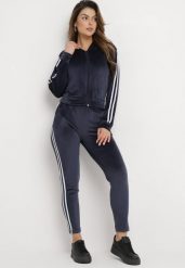 Granatowy Welurowy Komplet Dresowy 2-Częściowy z Lampasami Bluza i Spodnie Atiriv. Niebieskie bluzy damskie Born2be, m, bez wzorów, z dresówki, eleganckie, bez ramiączek, bez kaptura. Za 69.99 zł.