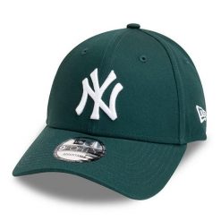 Czapka New York Yankees Ess 9FORTY. Zielone czapki męskie New Era, bez wzorów. Za 191.50 zł.