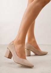 Ciemnobeżowe Czółenka na Słupku z Wkładką ze Skóry Naturalnej i Metaliczną Ozdobą Dynaste. Brązowe czółenka damskie Renee, z aplikacjami, ze skóry, eleganckie, bez obcasa, na słupku, bez zapięcia. Za 109.99 zł.