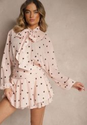 Różowa Sukienka o Rozkloszowanym Kroju z Nietoperzowymi Rękawami i Wiązaniem Mironaria. Czerwone sukienki damskie Renee, na co dzień, m, bez wzorów, eleganckie, bez kołnierzyka, bez ramiączek, mini, kopertowe. Za 159.99 zł.