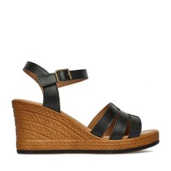 Sandały Lasocki. Czarne sandały damskie Lasocki, bez wzorów, bez obcasa, na koturnie, bez zapięcia. Za 199.99 zł.