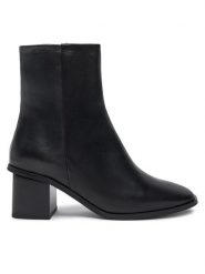 Calvin Klein Botki HW0HW02320 Czarny. Czarne botki damskie Calvin Klein, bez wzorów, ze skóry, bez obcasa, na słupku, bez zapięcia. Za 843.66 zł.