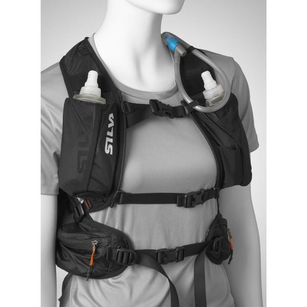 Plecak biegowy Silva Strive Mountain Pack 17+3. Czarne plecaki męskie Silva, bez wzorów. Za 396.99 zł.