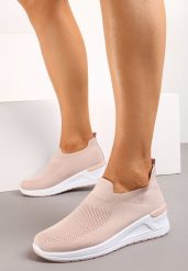 Różowe Wsuwane Buty Sportowe na Grubej Podeszwie Vivulla. Czerwone obuwie sportowe damskie Born2be, na lato, bez wzorów, z materiału, z okrągłym noskiem, bez zapięcia. Za 64.99 zł.
