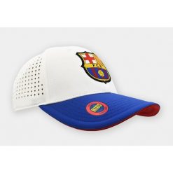 Czapka z daszkiem FC Barcelona Junior - oficjalna licencjonowana. Białe czapki damskie FC BARCELONA, bez wzorów, sportowe. Za 99.00 zł.
